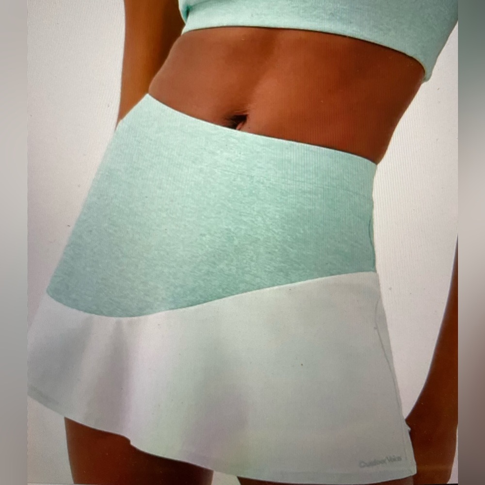 Outdoor Voices Par 3 Skort!